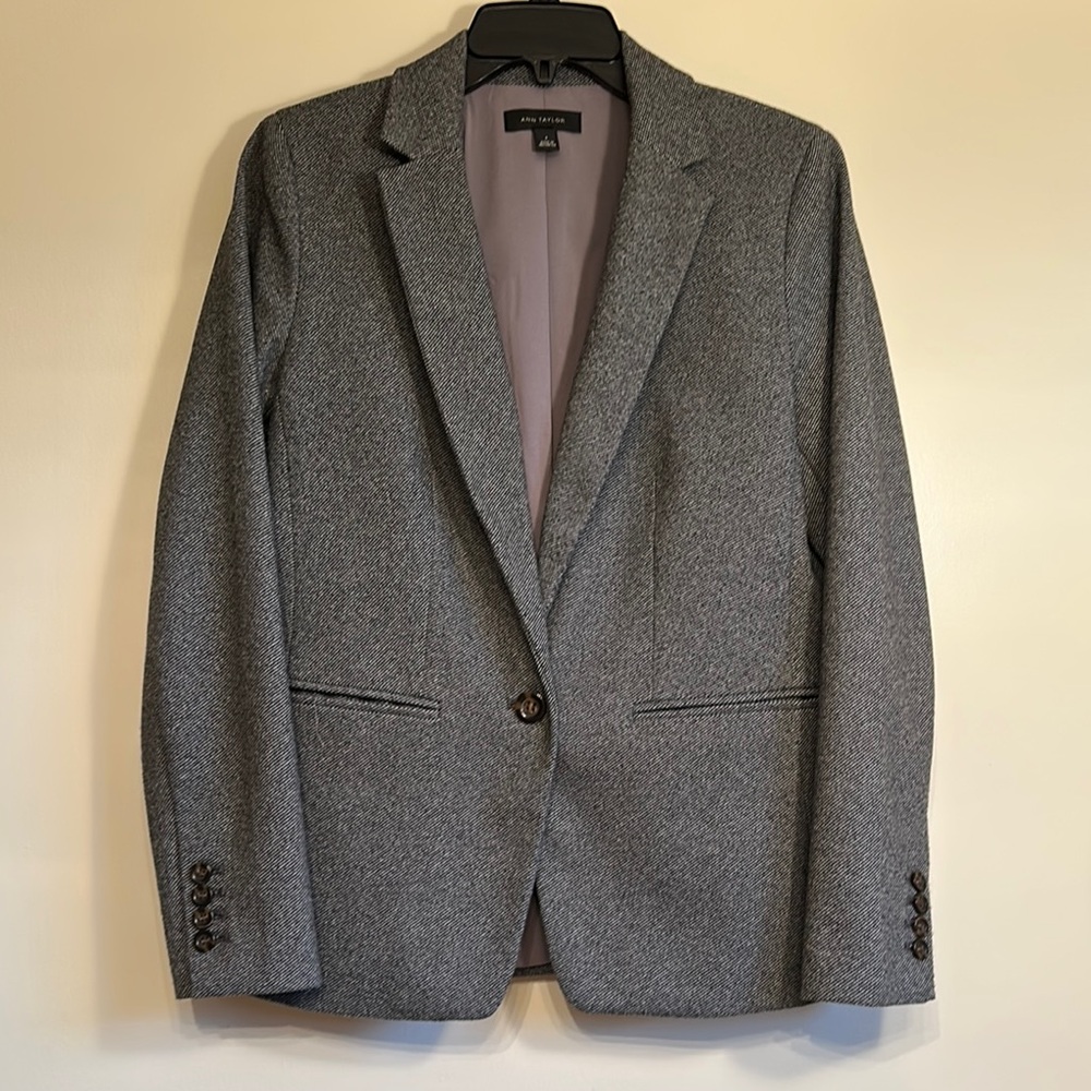 Ann Taylor Size 6 Blazer